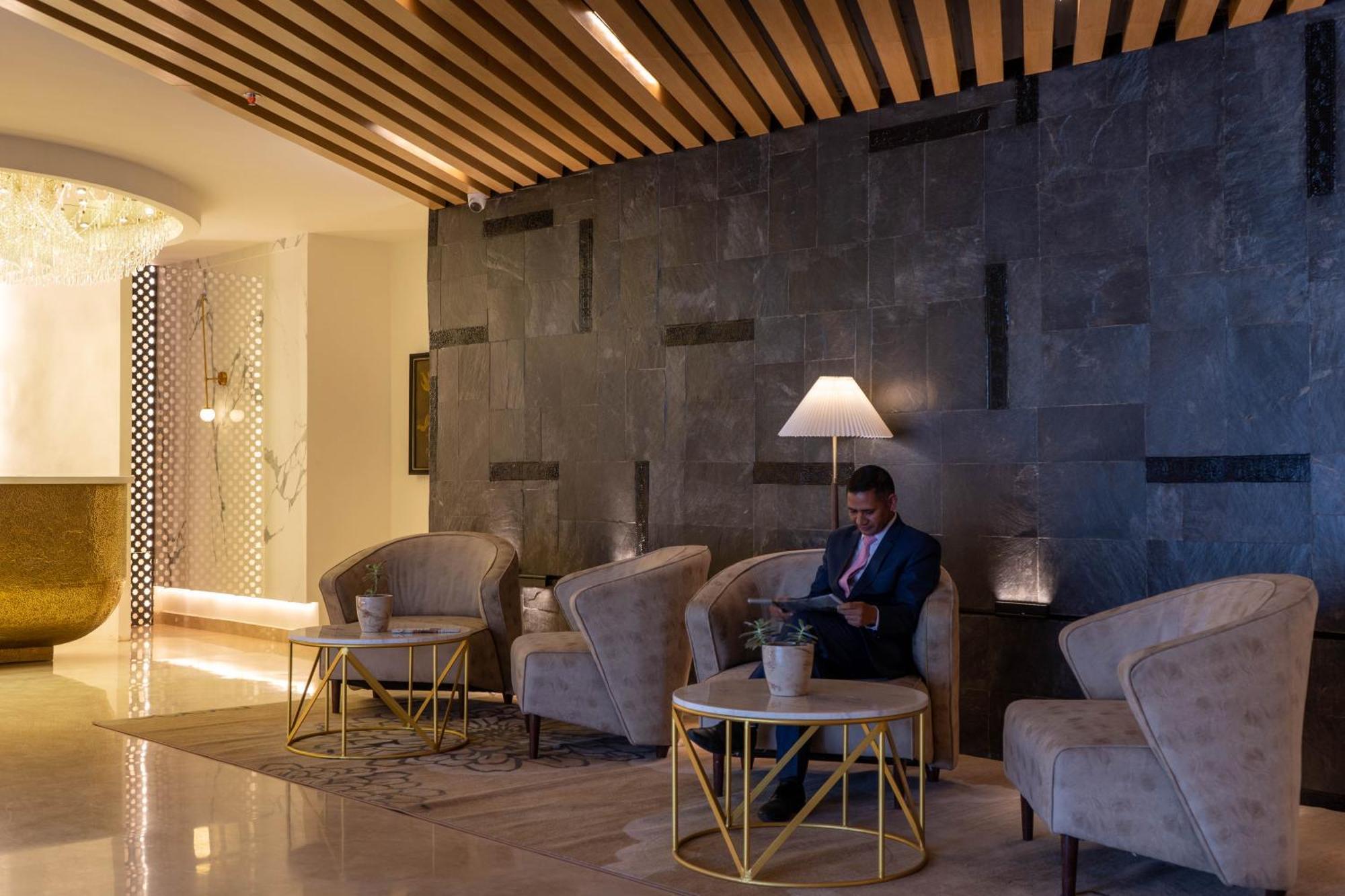 Square Hotel Katmandu Eksteriør billede
